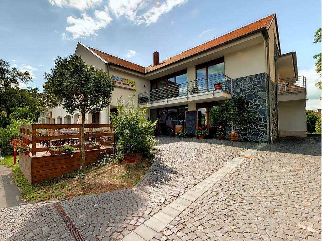 Hotel Bonvino Badacsony Бадачонтомай Екстериор снимка